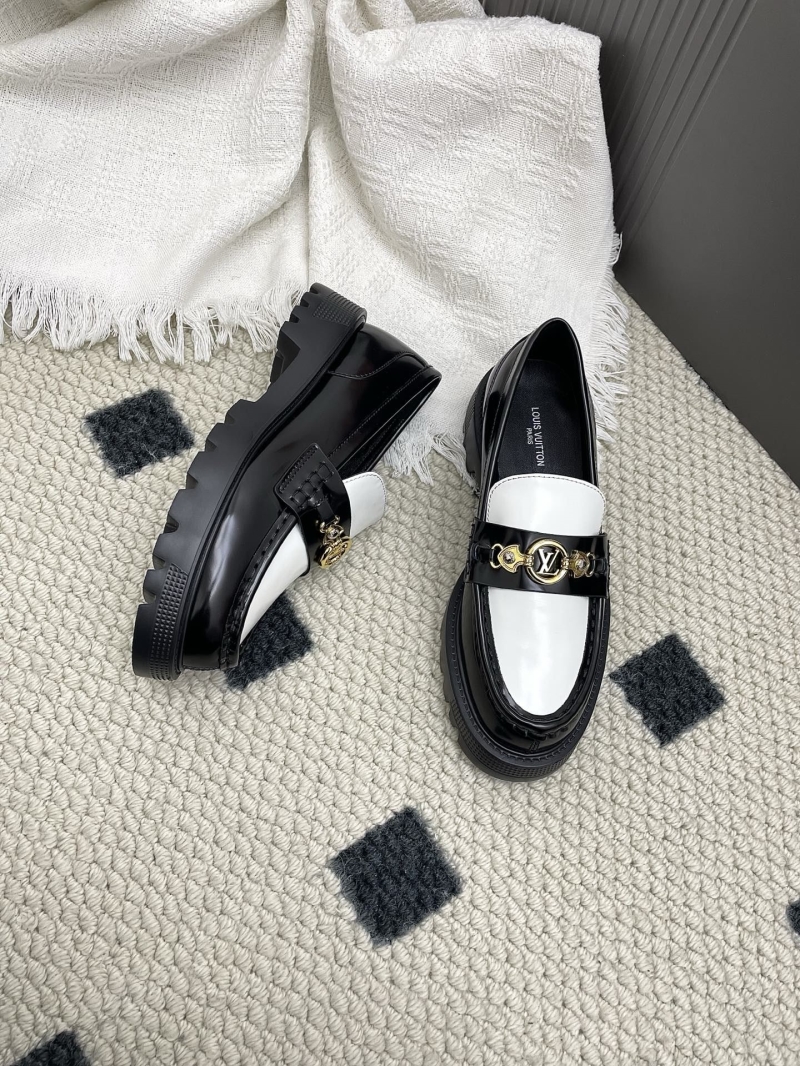 l0vis Vvtt0n loafers